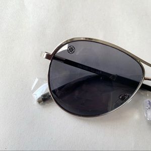 NWOT Nicole by Nicole Miller Aviator Sunglasses